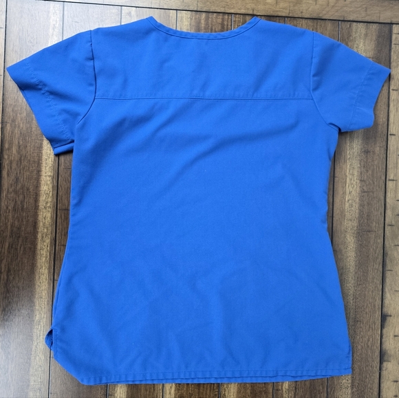 Set of 4 Women’s Medium Scrub Tops – Royal Blue | Mixed Brands - Picture 9 of 9